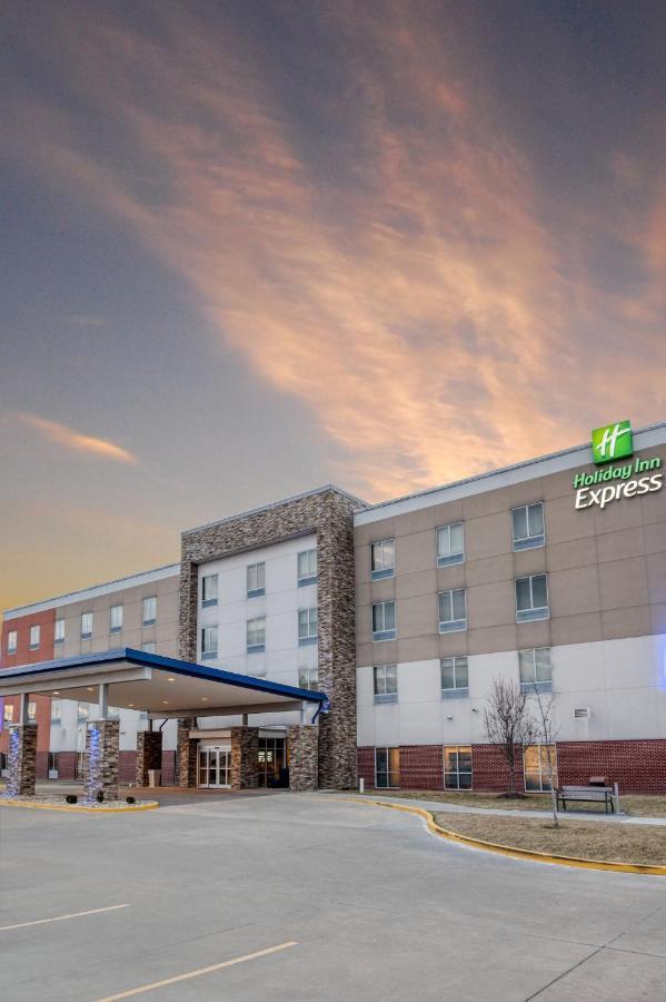 Holiday Inn Express Troy By Ihg Exterior foto